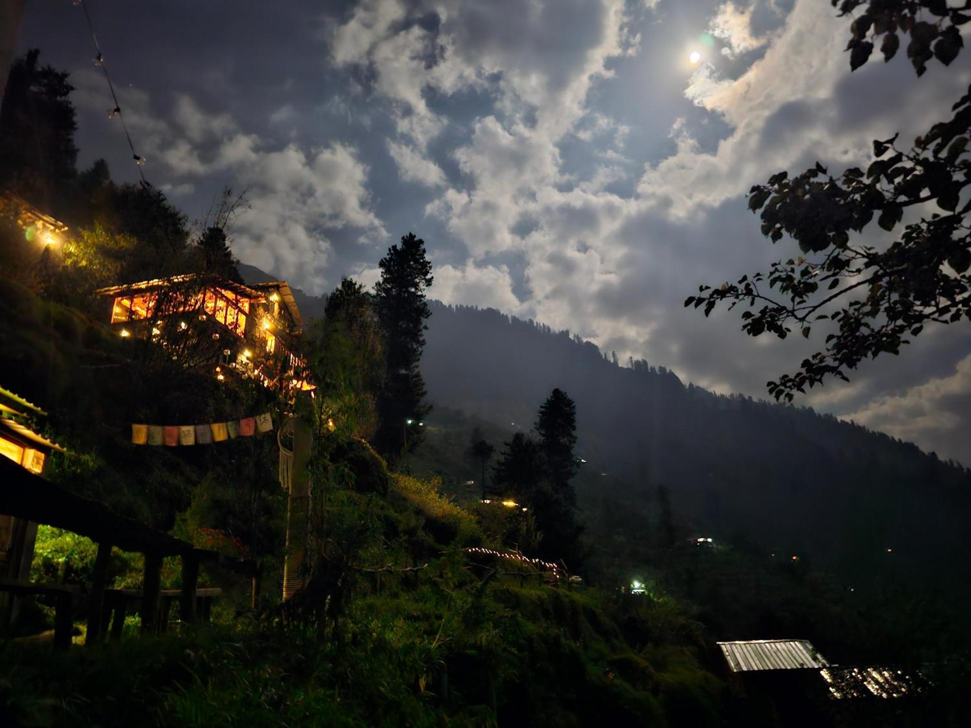 Parvatis Lap Luxury Hostel & Camps Kasol Kültér fotó