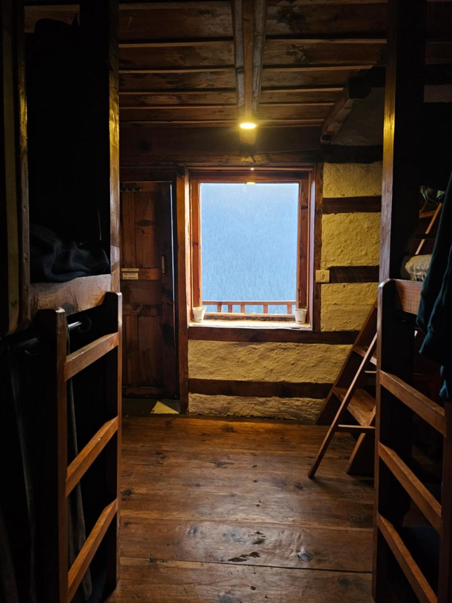 Parvatis Lap Luxury Hostel & Camps Kasol Kültér fotó